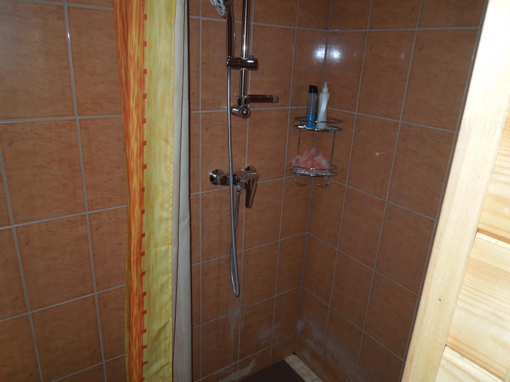 Villa Viesu Namins Dalderi Varaklani Habitación foto